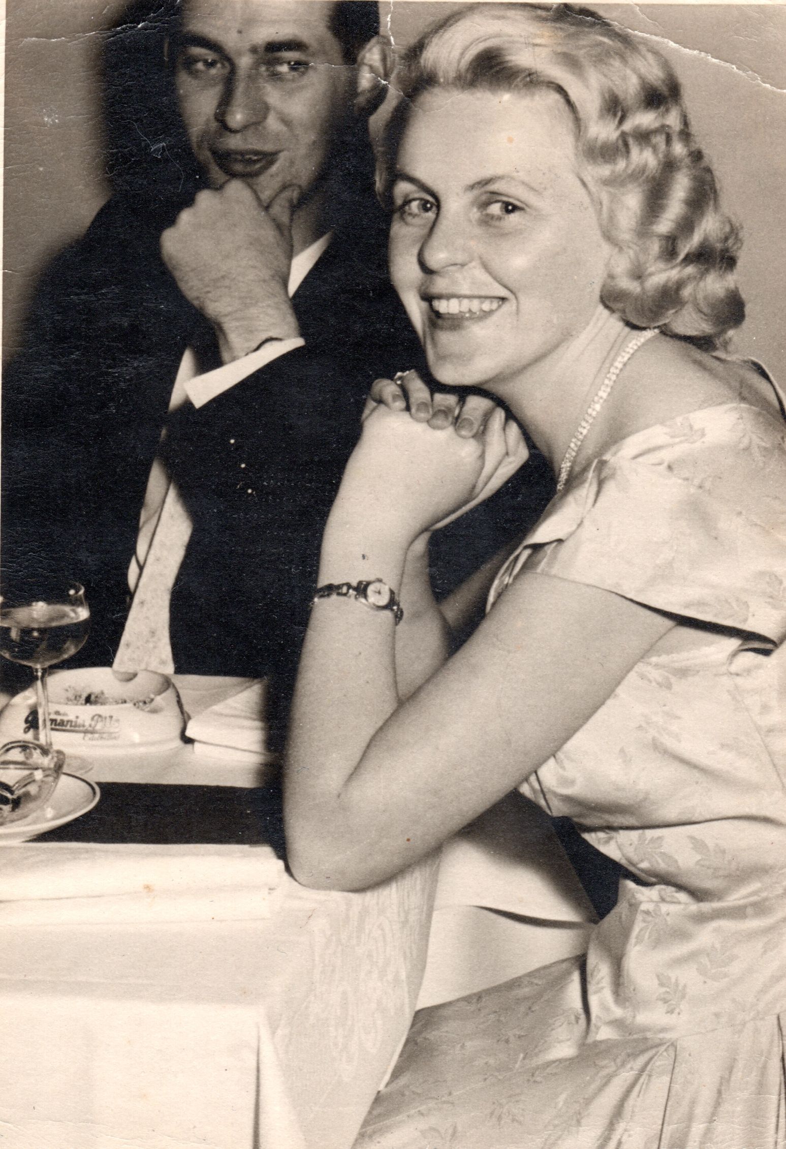 Papa und Mama 1958 auf der Hochzeit von Lotti Schiffbauer im Bergischen Hof